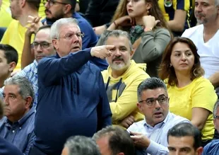 Aziz Yıldırım derbide anons yaptı