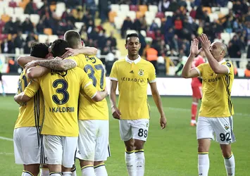 Fenerbahçe derbiyi bekliyor