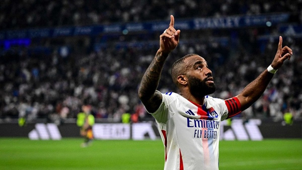 TRANSFER HABERİ | Beşiktaş'tan Alexandre Lacazette bombası! Menajeri ile temasa geçildi TRANSFER HABERİ | Beşiktaş'tan Alexandre Lacazette bombası! Menajeri ile temasa geçildi