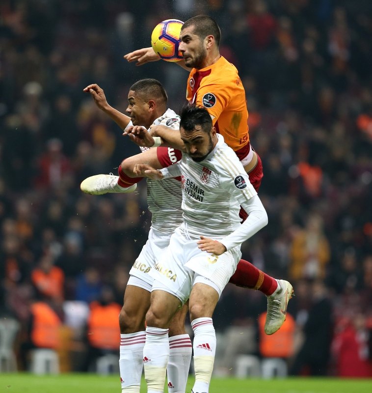 Adebayor’dan Başakşehir’e Galatasaray resti!