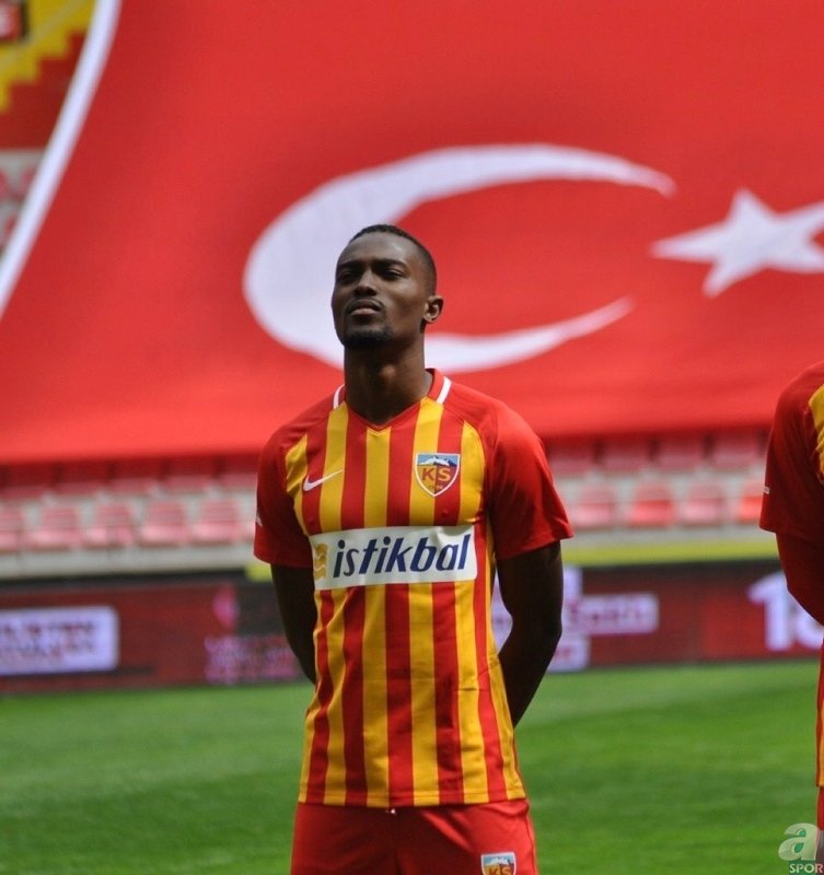 Fenerbahçe’den Mensah harekatı