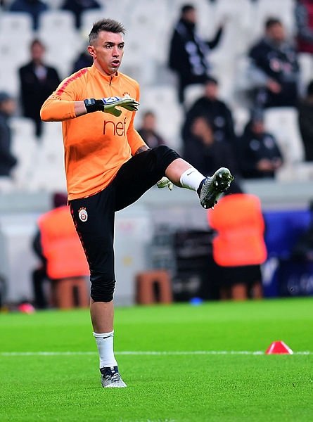 Fernando Muslera en iyi ilk 5’te