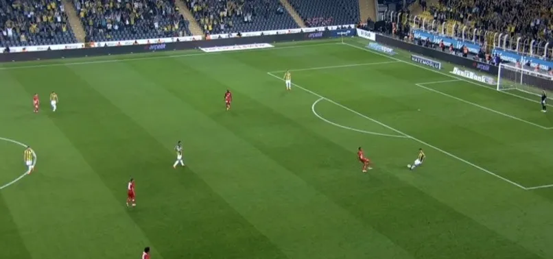 Skrtel'in hatasını Doukara değerlendirdi