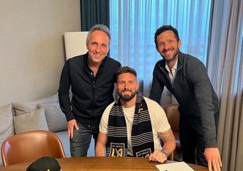 Giroud takımdan resmen ayrıldı! Yeni yuvası...