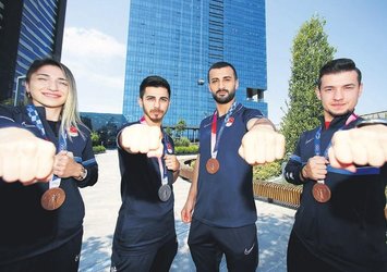 Olmipiyata damga vuran sporcular Turkuvaz Medya'yı ziyaret etti! "Temeli Başkan Erdoğan attı"