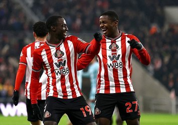 Sunderland 3 puanı 3 golle aldı!