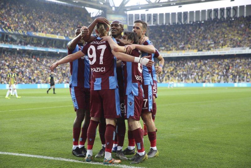Abdülkadir Ömür ve Yusuf Yazıcı Fenerbahçe ile dalga geçti!