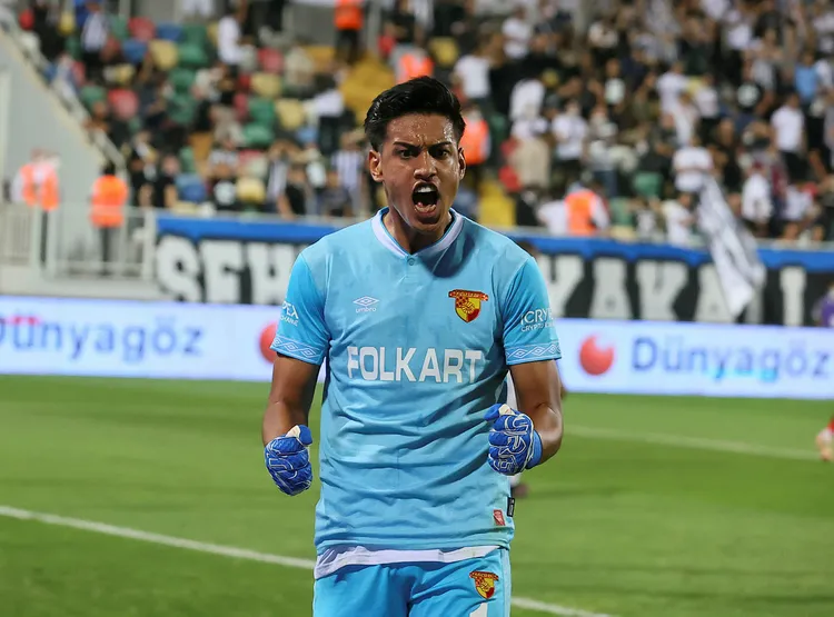 GALATASARAY HABERLERİ: Galatasaray'da kaleci transferi için kollar sıvandı! Listenin başında İrfan Can Eğribayat var - 1