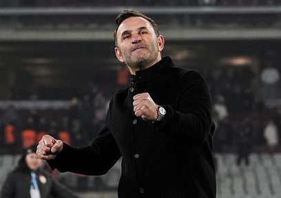 Okan Buruk, taraftarlara 3’lü çektirdi