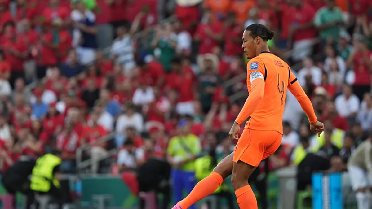 Galatasaray Van Dijk'ı Transfer Etmek İstiyor