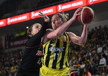 Fenerbahçe Opet kupayı kaldırdı!