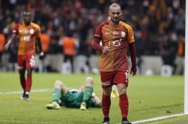 Çin’den Wesley Sneijder’e inanılmaz teklif