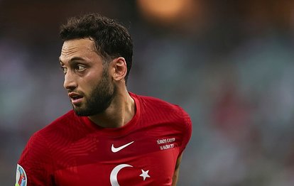 Son dakika spor haberleri: Adı Galatasaray ile anılan Hakan Çalhanoğlu için flaş transfer açıklaması!