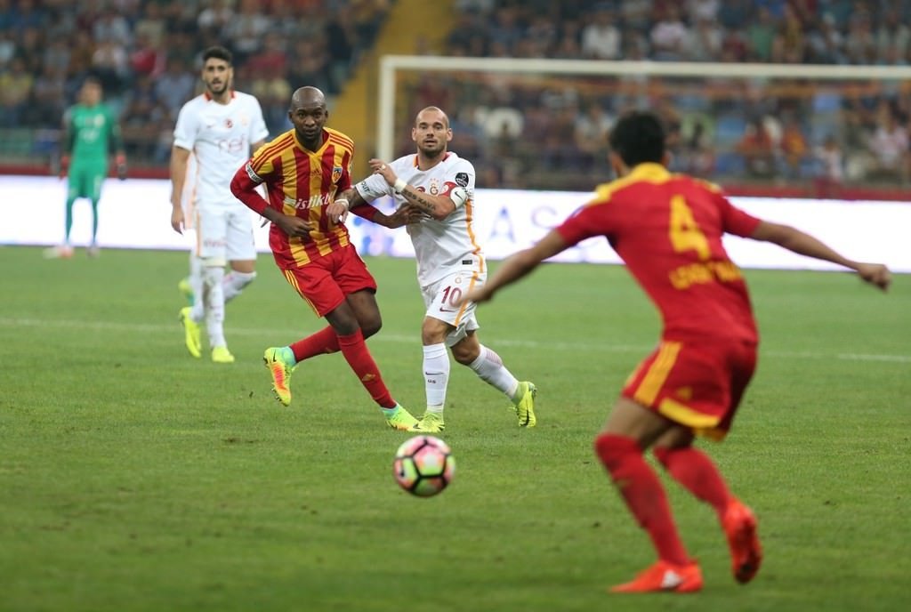 Galatasaray’dan devrim gibi karar!