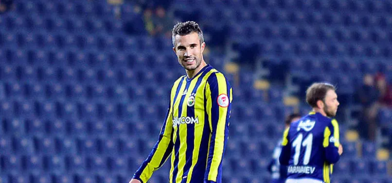 Van Persie yine Fenerbahçe'ye salladı!