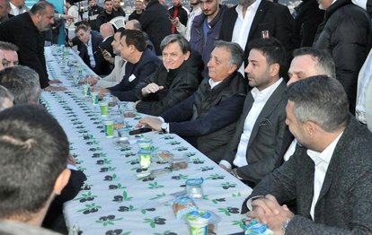 Beşiktaş Başkanı Ahmet Nur Çebi taraftarlarla iftarda bir araya geldi