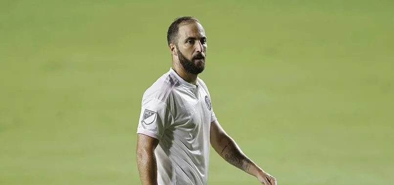 Falcao'ya Higuain engeli