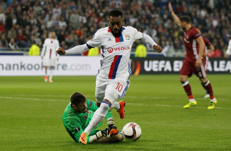 Fenerbahçe’den Lacazette bombası!