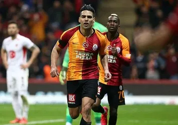 Taraftarın sevgilisi