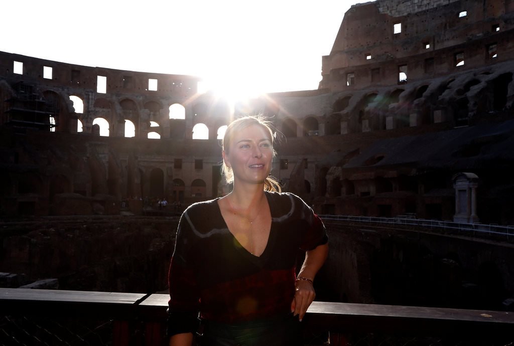 Sharapova, Kolezyum’u gezdi