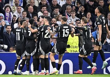Arsenal yarı finalde!