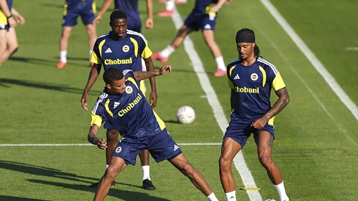Chelsea ve Manchester United, Fenerbahçe'nin yıldızını istiyor!