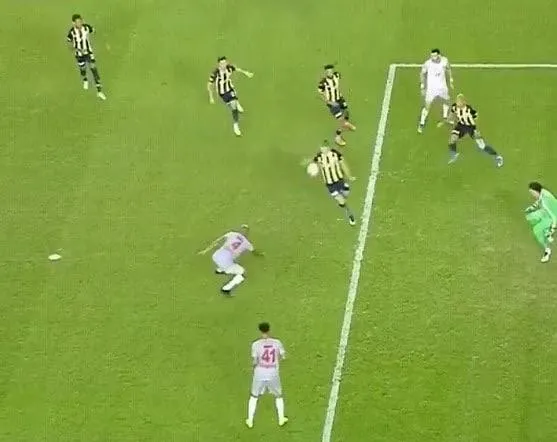 Antalyaspor'dan Fenerbahçe maçında penaltı isyanı! İşte o pozisyon - 3