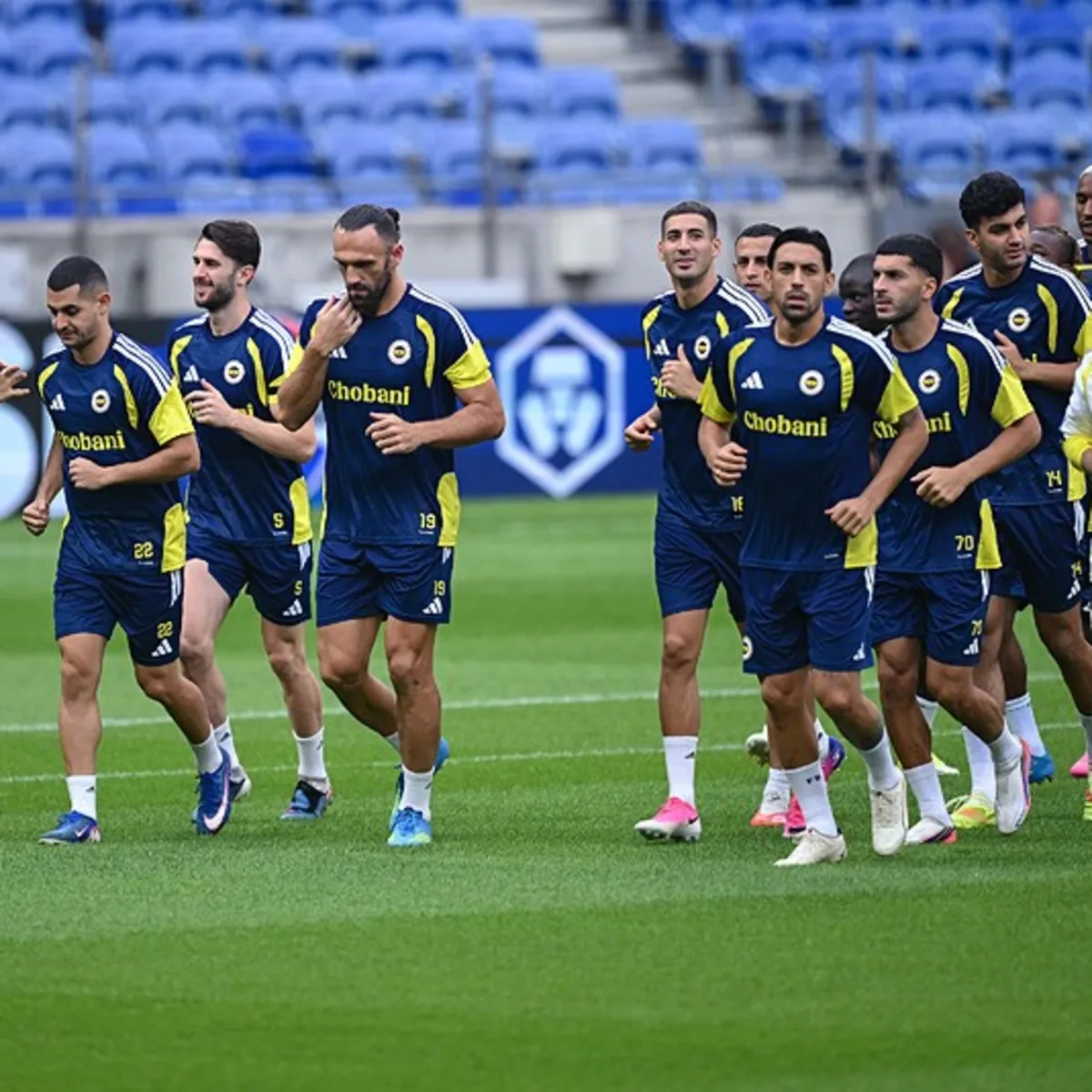 Fenerbahçe Fransa'da zafer peşinde! İşte İsmail Kartal'ın Lyon maçı muhtemel 11'i