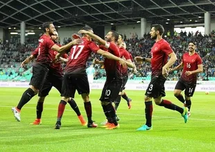 İtalya'dan Ay-Yıldızlılara övgü