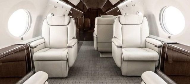 Ünlü futbolcular ve lüks otomobilleri