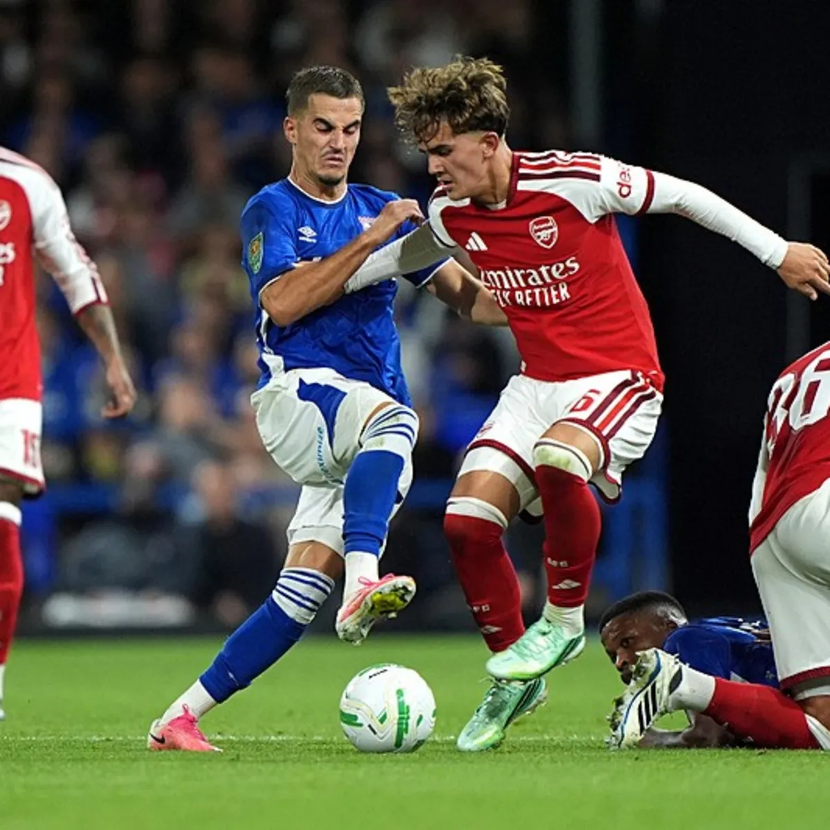 Arsenal ve Liverpool, İngiltere Lig Kupası'nda tur atladı