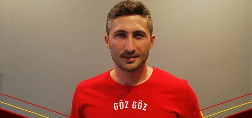 Sabri Sarıoğlu resmen Göztepe'de