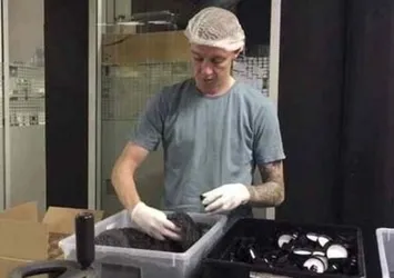 Fabrika işçisi, Messi'ye adım attırmadı!