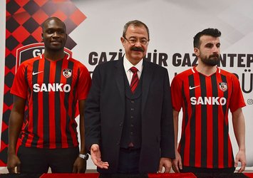 Moussa Sow imzayı attı