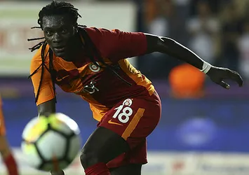 Maç topu tribünlere