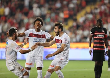 Sivasspor 3 puanı 3 golle aldı!