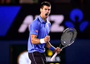Djokovic yarı final biletini aldı