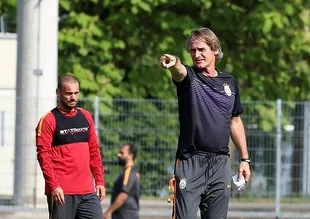 Riekerink müjdeyi verdi: Forvet...