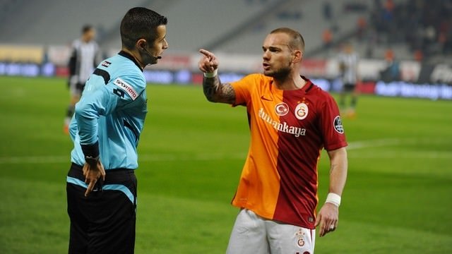 Galatasaray’dan Wesley Sneijder’e rest!