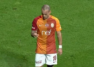 Sneijder'den ilginç tepki
