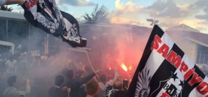 Taraftarlar, Beşiktaş'ı stada böyle uğurladı!