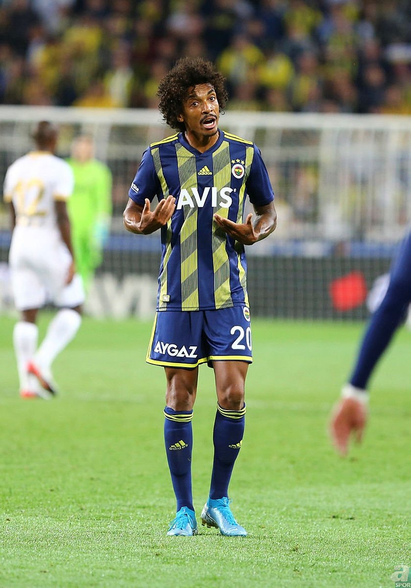 Serhat Akın’dan flaş sözler! ’Mesut Özil neden gelsin?