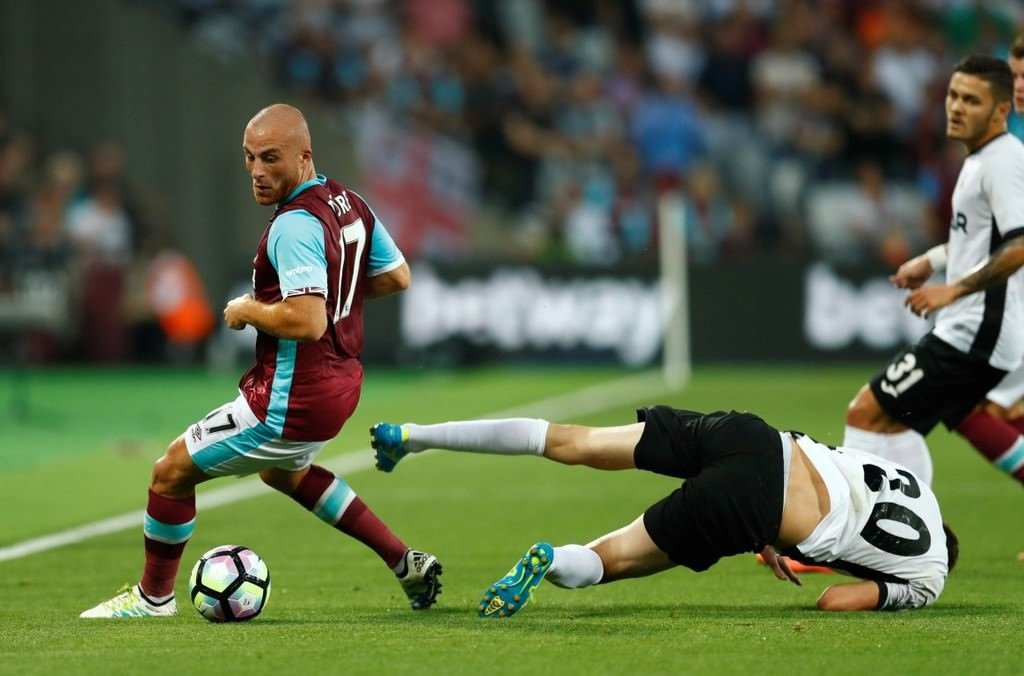 Gökhan Töre’ye gurbet yaramıyor