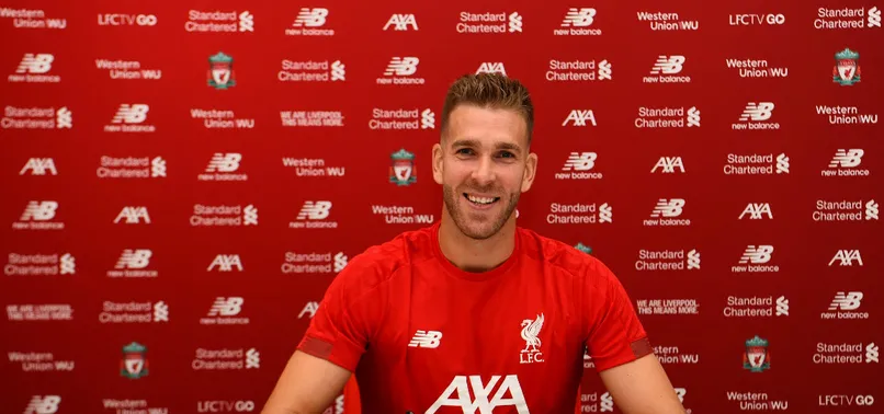 Liverpool Adrian'ı transfer etti