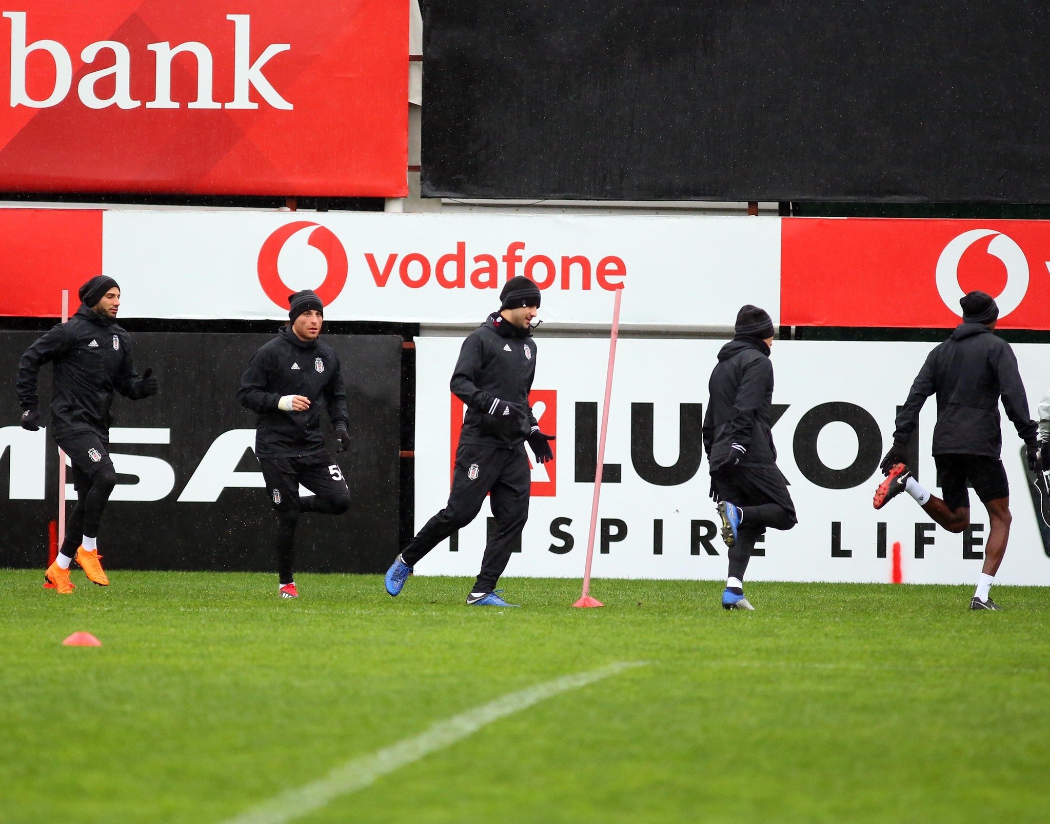 Beşiktaş’ın iki yıldızı derbide yok!