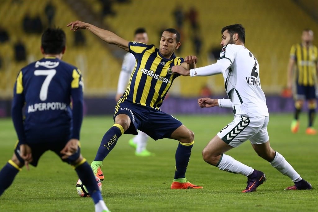 Fenerbahçe-Atiker Konyaspor karşılaşmasından kareler