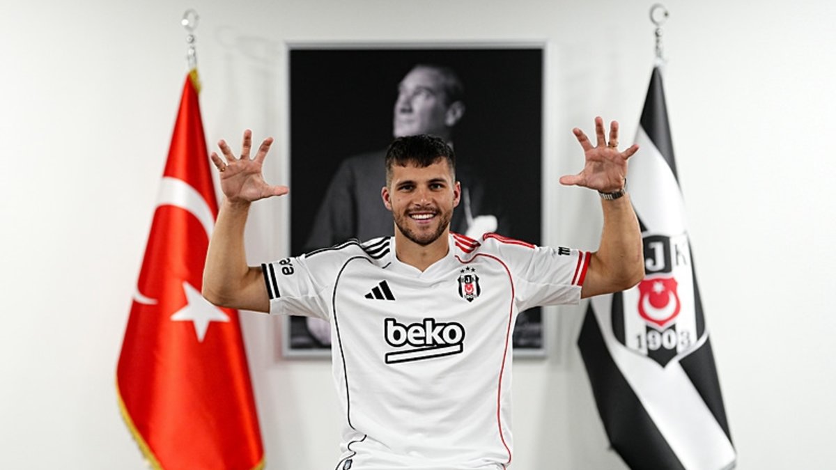 Beşiktaş'ın yeni yıldızı David Jurasek'ten transfer itirafı! Beşiktaş'ın yeni yıldızı David Jurasek'ten transfer itirafı!