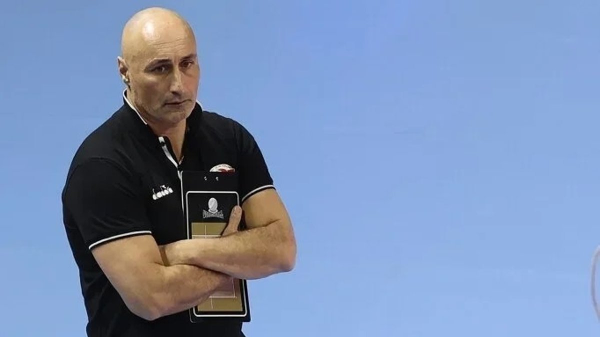 Fenerbahçe Kadın Voleybol Takımı Marcello Abbondanza ile anlaştı! Fenerbahçe Kadın Voleybol Takımı Marcello Abbondanza ile anlaştı!