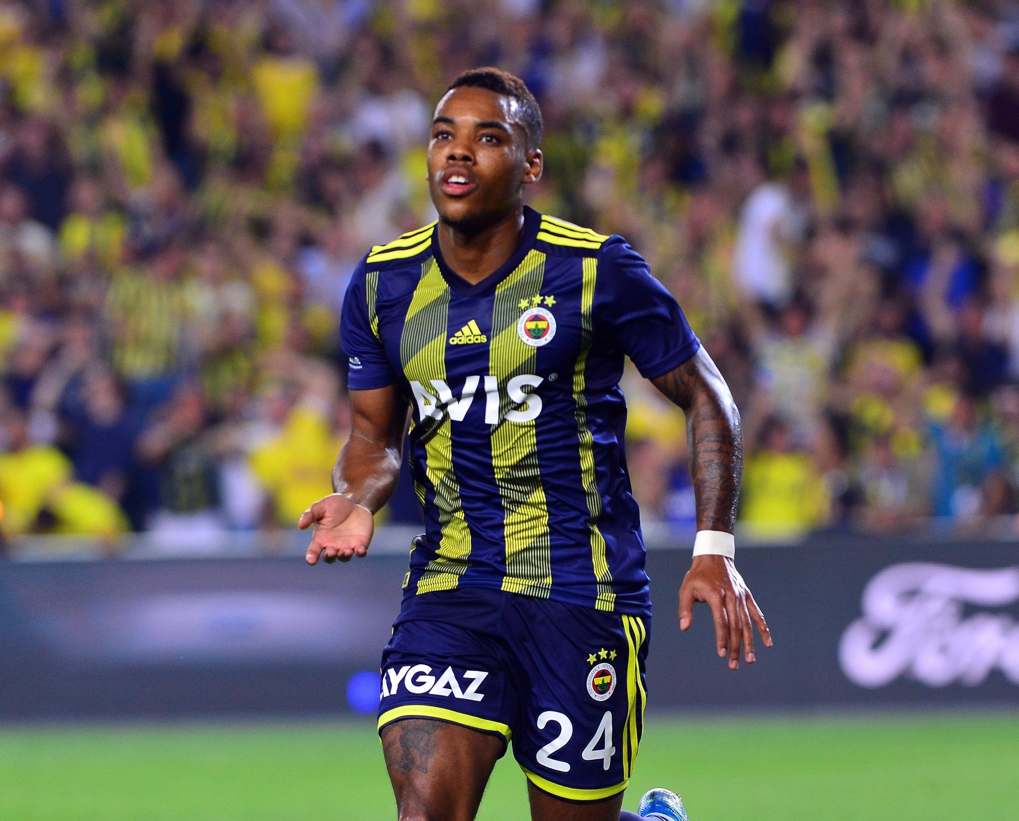 garry rodrigues ten flas fenerbahce