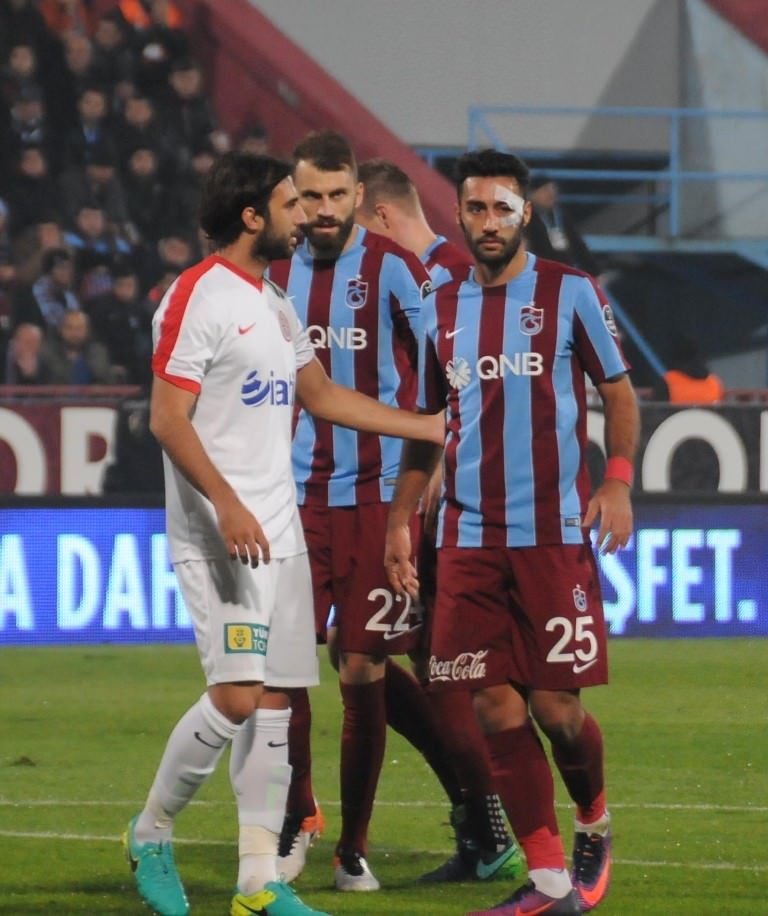Trabzonspor-Antalyaspor karşılaşmasından kareler